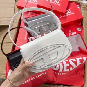 [CHUẨN HÃNG] Túi nữ kẹp nách kèm dây đeo chéo bảng đẹp nhất nết từng chi tiết fullbox làm quà tặng (Size 20) quai tháo rời