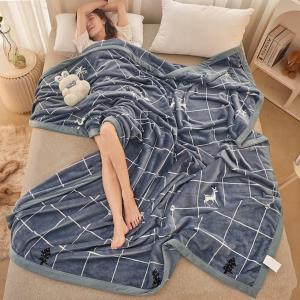 Selimut Bulu Halus Dewasa 140x200 Motif Mahkota Kotak Murah Berkualitas