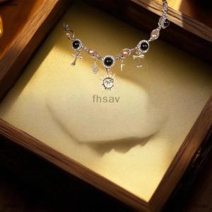 [COD] fhsav Luxury Vintage Rhinestone Chain Imitation Pearl Chain Necklace For Women Punk Cross Pendant Choker
