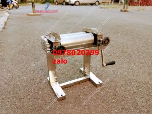 Máy cán mỏng  cá đối  khô mực trục inox quay tay