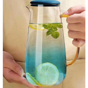 SUTHUYTINH.COM CHUYÊN CUNG CẤP Bình đựng nước thuỷ tinh DELI dung tích 1.3L bền chịu nhiệt mẫu mã đẹp