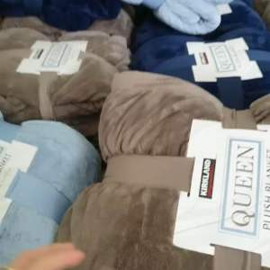 Chăn lông cừu Kirkland Queen