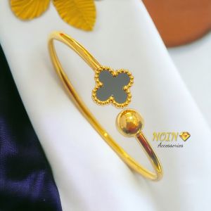 Gelang Bangle Clover Hitam Titanium Fashion Wanita Korea Terbaru Anti Karat