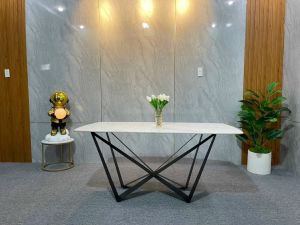 Bàn ăn chân W LACASA chân sắt sơn tĩnh điện gia công cao cấp hiện đại. Căn hộ chung cư nhà phố