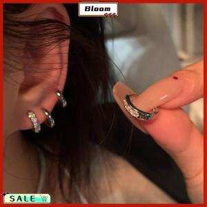 Follow Get New[Bloom Z] ต่างหูห่วงคริสตัลเพทายสวยงาม4ชิ้นต่างหูแฟชั่นแบบเรียบง่ายที่เกี่ยวหูสำหรับผู้หญิงสาวทันสมัยเท่ใส่ได้ทุกวันเครื่องประดับ
