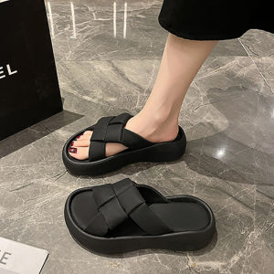 XWshop พิกัดของดีราคาถูก รองเท้าแตะแฟชั่นแบบสวมสำหรับผู้หญิง รุ่นนี้งานแนะนำเลย ดีเทลคือสวยทันสมัยมาก มีให้เลือก 3 สี วัสดุคุณภาพดีราคาไม่แพง กดสั่งเลยจ้า