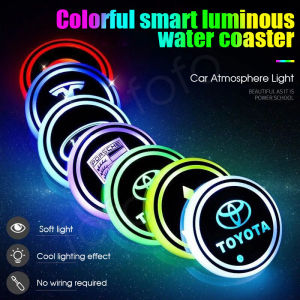 ไฟสร้างบรรยากาศอัจฉริยะ LED ภายในรถยนต์ที่รองแก้วกันน้ำระบบเหนี่ยวนำอัจฉริยะสำหรับรถยนต์เมอร์เซเดส-เบนซ์โคมไฟสร้างบรรยากาศเรืองแสงอัจฉริยะพร้อมโลโก้ Mercedes-Benz