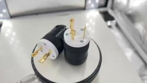 XIONGDA  NEMA L6-30P American-style three-pin industrial lock-type anti-dislodgement plug   30A 250V