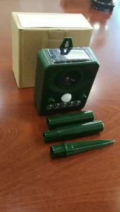 LZD  Animal repeller   Solar Electronic Ultrasonic Mouse Expeller Dogs and Cats Bird Animal Repeller