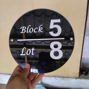 8 inch diameter Personalize House Plate Signage/Marker/Acrylic Circle shape
