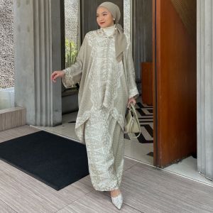 ARUMI JUPRI Set Blouse dan Rok Lilit Batik Modern Viscose