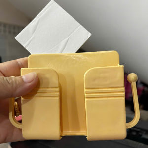 Giá Dán Tường Để ĐIện Thoại Remote Ổ Cắm/ Giá Đỡ Sạc Điện Thoại/ Kệ Đựng Đồ Dán Tường Kèm 2 Móc Treo Đồ dieulinhshop