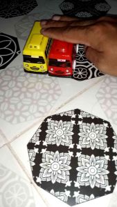 isi 4 mainan mobil mobilan tayo