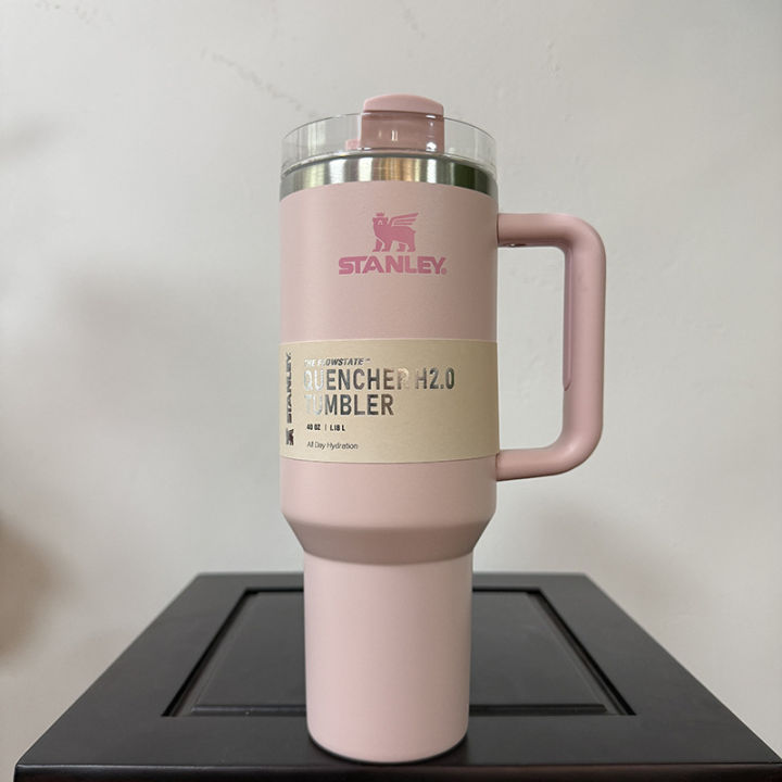 Stanley%20Thermos%20Cup%2040oz%20Large-capacity%20stainless%20steel%20water%20cup%20with%20handle%20and%20high%20aesthetic%20appeal%20for%20outdoor%20use%20-%20Image%204