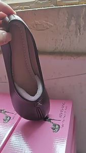 Super Soft Versatile Comfortable Split-Toe Flat Shoes That WonT Tire Your Feet After Standing For A Long Time Retro Plaid Shallow Pig Hoof Shoes Stylish Sheep Hoof Shoes