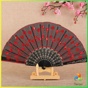 Harper พัดลูกไม้ ปักด้วยเกล็ดกลิตเตอร์ พัดแต่งขอบลูกไม้สีดำ Lace Folding fan
