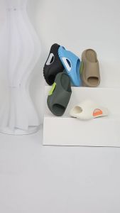 EVA Thick-Soled Slippers For Men And Women Summer Indoor And Outdoor Home Sandals With Massage Soft Soles