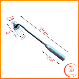 Sudyod【มีสินค้าในสต๊อก】 คราดเก็บหญ้า แบบ mini อุปกรณ์ทำสวน คราดเหล็ก หัวคู่จอบขุดดิน 4 ฟัน ขุดหญ้า ขุดดิน rake