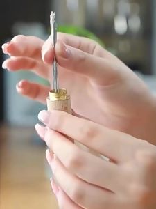 Wooden Needle Holder with 12Pcs Threadless Sewing Needles for Home Embroidery Quilting Jarum Kayu untuk Jahit