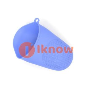 I know 2pcs Anti scalding thickened silicone hand clip kitchen silicone insulated gloves household oven baking tool