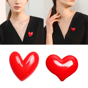 Cartoon Heart Shape Lapel Pins Red Heart Shape Brooch Pins Decoration Valentines Day Enamel Pins for Scarf Coat