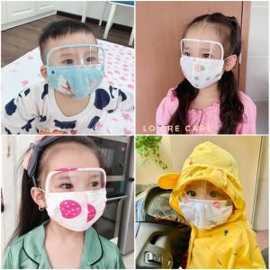 Khẩu trang kính chống giọt bắn chống bụi hoặc côn trùng bay vào mắt bé khi xe cho bé từ 3 tháng - 3 tuổi