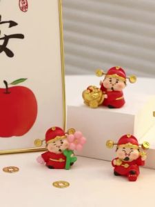 【Ship in 24H】现货 卡通财神爷招财小摆件办公室工位桌面装饰品解压治愈系朋友礼物Cartoon God of Wealth Lucking Small Ornaments Office Station20261108