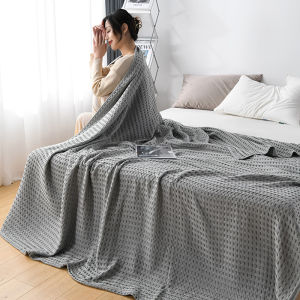 Màu trơn bông gạc Máy điều hòa Chăn đơn giản Waffle cảm giác mát mẻ Chăn cho bé sơ sinh mỏng mùa hè trải giường