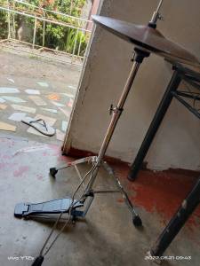 CYMBAL STAND WITH BOOM