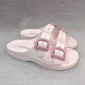 Womens adjustable double-strap casual slippers comfortable and durable.