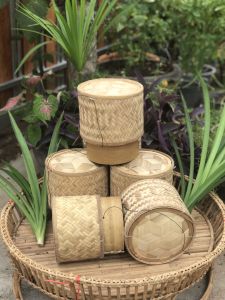 หนังสือ กระติ๊บ ข้าวเหนียว ขนาดกลาง 7 นิ้ว หรือ 17.5 ซม. ขุ่นวัสดุจากไม้ไผ่