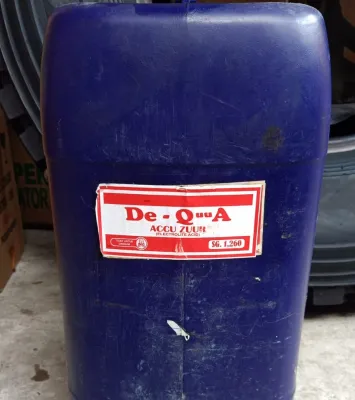 AIR AKI ZUUR MERAH 20L/AIR ACCU ZUUR MERAH/AIR AKI ISI PERTAMA/KURAS DEQUUA Derigen/Jerigen 20 LITER