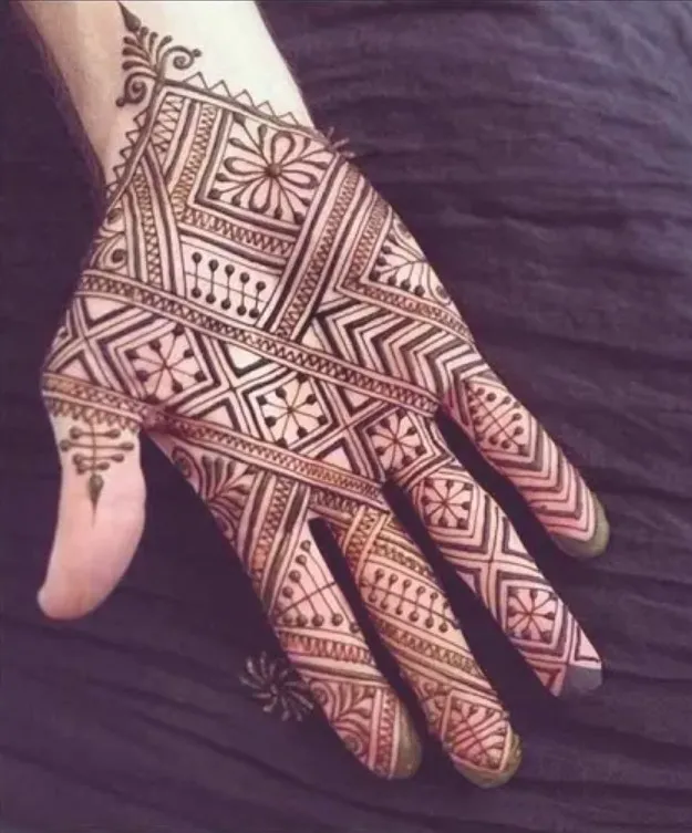 Mehandi Mehdi Mahadi Cone Henna design DIY cone for hands and foot