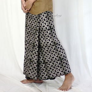 Sarung Kanjeng Serial Aksara Jawa Motif Bregas Waras