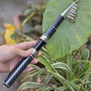 CẦN RÚT V6 PHÔI CACBON NGỌN 2LY CẦN THU GỌN ĐÚT CỐP XE TẢI CÁ 7 ĐẾN 9 CÂN 3 MÀU GỖ