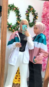 Jaket Hoodie Wanita Bahan Parasut & Jaket Running Terbaru