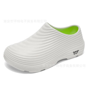 New Summer Large Size Closed-Toe Slippers Lightweight Soft Sole Sandals Chef Shoes Waterproof Rain Shoes MenS Shoes