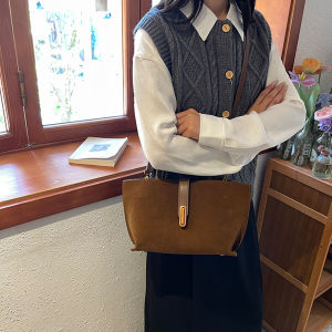 Fashion Womens PU Leather Handbag with Adjustable Crossbody Strap Spacious for Daily Use