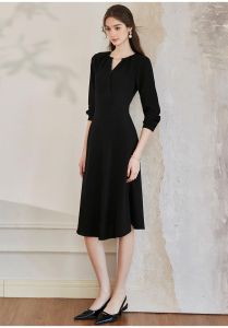 Đầm xoè đen tay lửng đơn giản dáng xoè cổ tròn