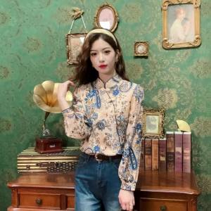 Phiên bản sửa đổi Đầm thời đường của sườn xám với áo dài tay Ammin 2024 mùa xuân nút cổ điển phong cách Trung Quốc mới cổ điển Áo sơ mi in hoa cho phụ nữ