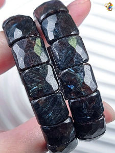 Collection Grade Nuummite Shou Pai Bracelet (Faceted / Row / Bangle)