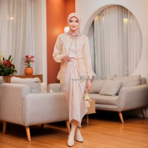 Renna Oneset Kondangan Bridesmaid Setelan Blouse dan Rok Lilit Satin Silk Velvet Polos Kombinasi Outer Tille Organza Full Payet Lamaran Tunangan Wisuda Kekinian