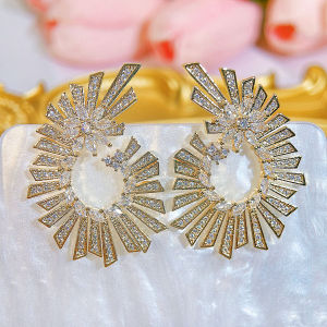 SEQUITO Classy Golden Plated Ear Jewelry Bling Cubic Zircon Symmetric Big Stud Earrings Goddess Evening Party Costume Jewellery SE964