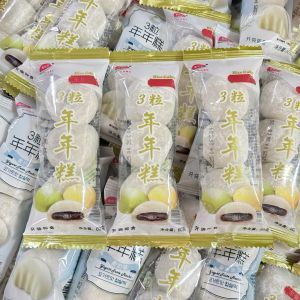 Instant Rice Cakes Red Bean Yogurt Flavor Glutinous Rice Snacks 年糕红豆酸奶味糯米零食