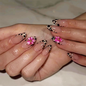 Press on Nail Short Almond Acrylic Autumn Winter Leopard Floral Designs Nail Stick on Nail For Fashion Women And Parties