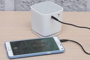 Loa Bluetooth mini để bàn Genius SP-920BT