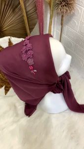 Bella squer hijab segi 4 bella payet bungga hijab segi 4 payet bando ukuran 115x115 payet dijait dn ngak mudah copot bisa COD Aqilla Olshop