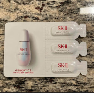 ( Bản dùng thử 3 tép ) Tinh chất dưỡng sáng da mini SK-II GenOptics InfinitAura Essence 0.7ml - Nhật Bản