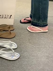 Plus-Size Flip-Flops Summer Fashion Flat Mules Sandals Beach Shoes For Women High-End Feel