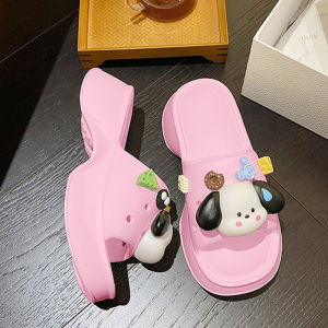 SQShop สินค้าใหม่ แนะนำ รองเท้าแตะแฟชั่น 2024 แบบสวมเสริมส้น เอาใจสาวๆ ทำจากวัสดุยางนิ่ม เบา สวมใส่สบาย มีให้เลือกกันถึง 4 สี 3 ไซซ์ งานมาใหม่ ไหนใครยังไม่มีรีบสั่งเลยยย